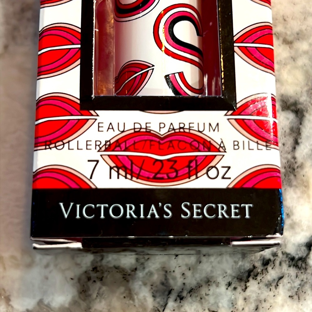Victoria’s Secret “Just a Kiss” Eau de Parfum Rollerball. - Picture 3 of 5